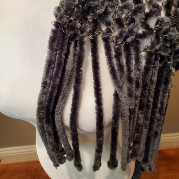 Woven Dark Green Scarf - Picture 4 of 6